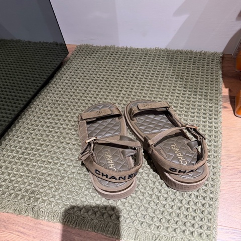Chanel 涼鞋