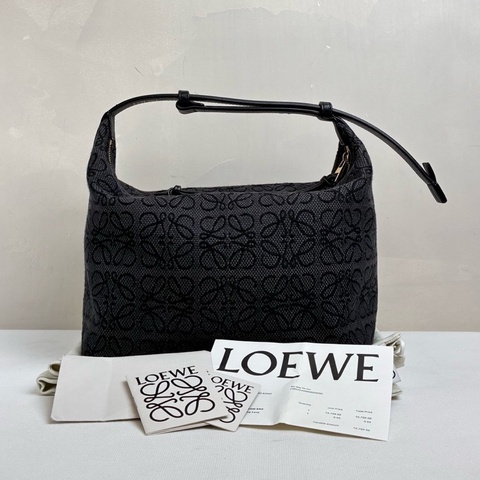 羅意威/Loewe 飯盒包 刺繡腋下單肩手提包 灰色 帆布拼皮 98新 尺寸25*18