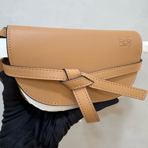 LOEWE Mini Gate 迷你 刺繡背帶馬鞍包 棕色全新