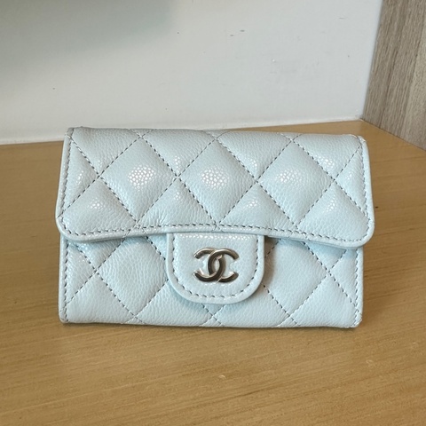 Chanel 經典款卡包米灰色牛皮