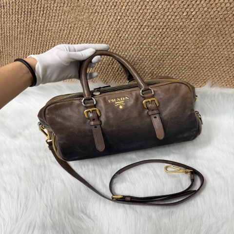 普拉達Prada 漸變棕保齡球斜挎包 底長32cm 有肩帶