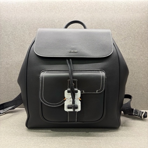 Dior迪奧 Saddle馬鞍 黑銀 全皮 雙肩包 書包  尺寸27*41*11 釐米。附件：無