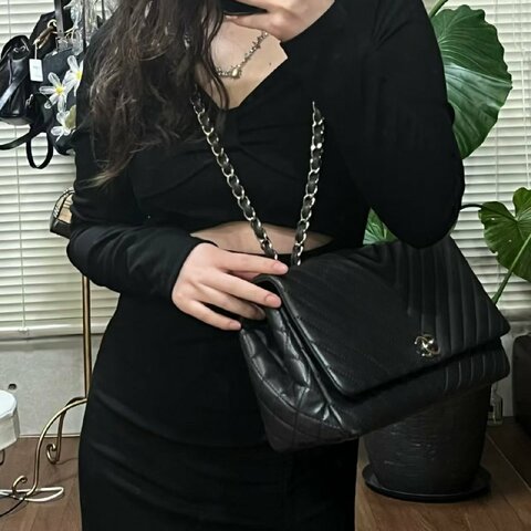 Chanel 黑銀V紋CFMaxi 黑色銀扣 羊皮 33*17*9 99新配件塵袋
