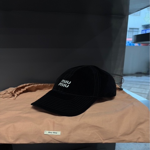 Miu Miu 天鵝絨背後抽繩棒球帽 ｜Classic Trend CT精品｜台北東區實體