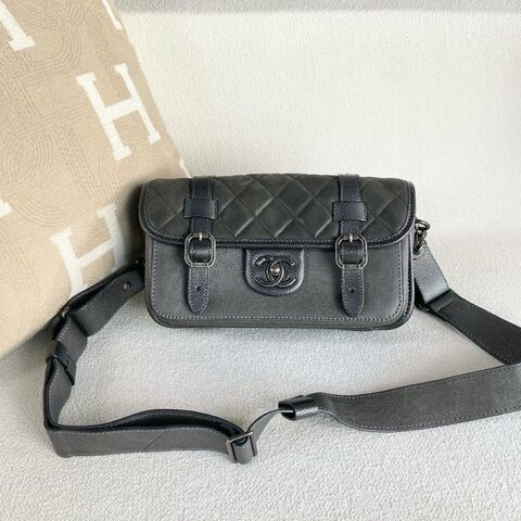 Chanel 孟買劍橋包  銀灰色 24*15*5  98新配件肩帶 塵袋