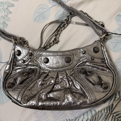（稀有銀色）巴黎世家 Le Cagole Mini 鏈條機車包
