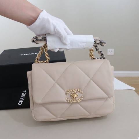 999新Chanel 香奈兒 19Bag 小號，芯片版 尺寸26*16*9，配件盒子防塵袋
