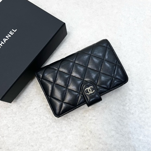 Chanel 黑銀羊皮10卡中夾