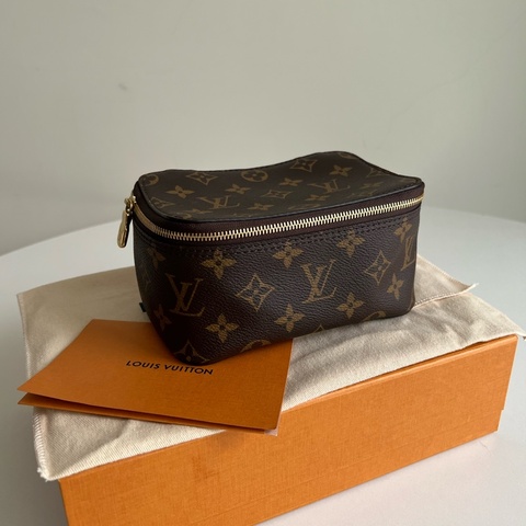 LV Monogram老花化妝包M43688