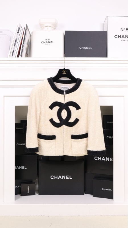 Chanel 92年秀款jennie同款黑白毛巾cc圆领两口袋外套