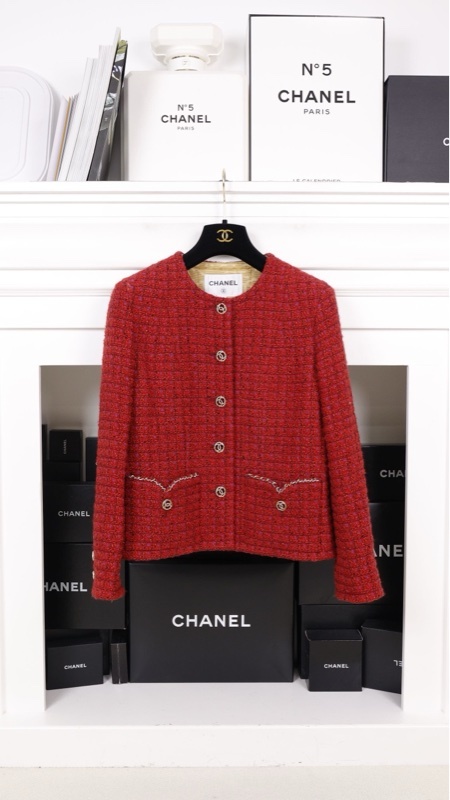 Chanel 23B秀款浆果红金扣两口袋