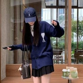 💎Han's house精品服飾💎AMI PARIS 愛心 毛衣 開衫 外套 葡萄牙製 男女共穿 可手水洗 現貨 原價21700