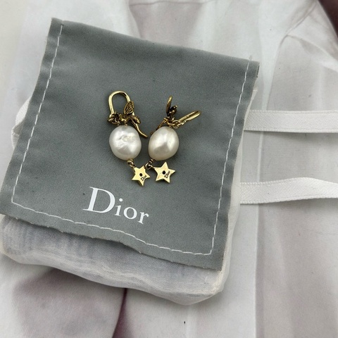 【撿漏價Full Set適合送禮👍🏻全網最便宜💫】Dior/迪奥 珍珠耳墜