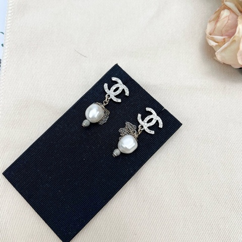【撿漏價Full Set適合送禮👍🏻全網最便宜💫】Chanel/香奈兒 經典珍珠雙C Logo 耳飾 保值款