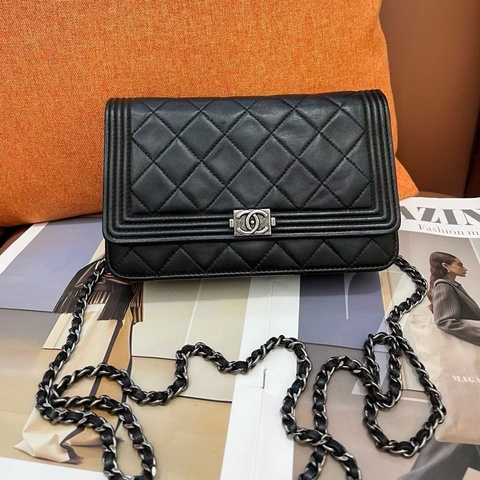 Chanel香奈兒leboy 黑銀woc 20開 護理