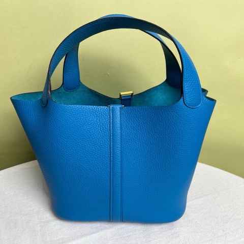 HERMES/愛馬仕 藍色金扣菜籃子22手提包 A刻 有鎖沒匙 尺寸22*17.5*22（缺鑰匙。