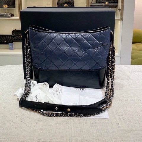 Chanel香奈兒 中號流浪包 鐳射26開， 男女同款 明星單品