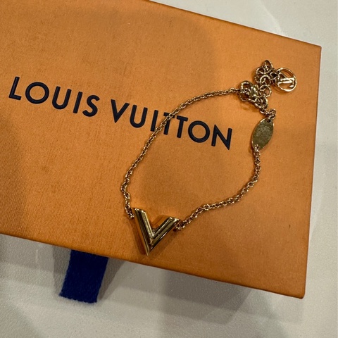 Louis Vuitton Essental V 手鍊 金色