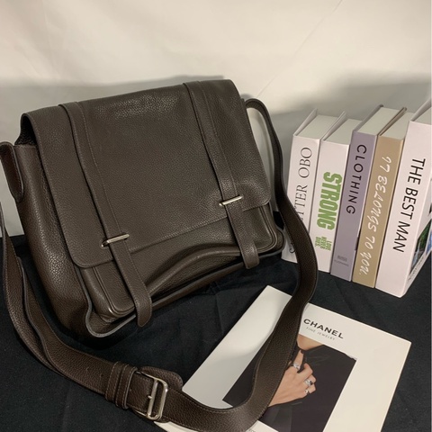 愛馬仕 Hermes  銀扣棕色男士郵差公文包 單肩斜挎包 框 P Togo皮