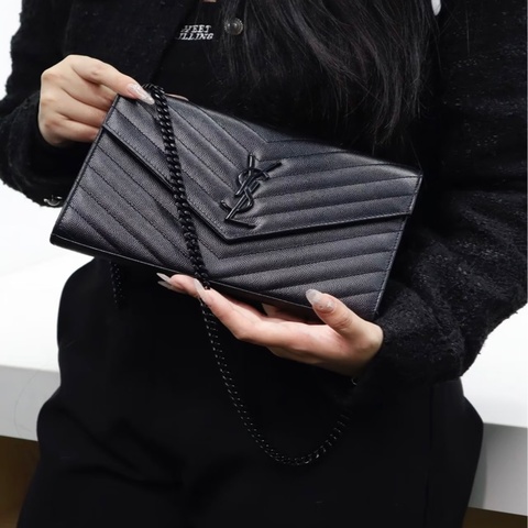 #高CP#現貨不用等#時尚有型#YSL 魚子醬信封包