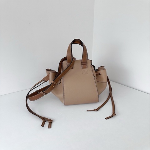 Loewe羅意威 Hammock吊床包