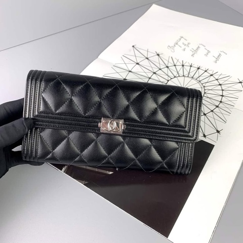 Chanel 香奈兒黑銀羊皮Boy菱格下蓋12卡長夾