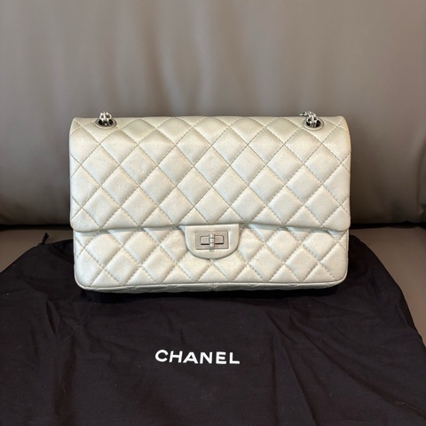 香奈兒/Chanel 2.55中號銀色單肩斜挎包 底長28