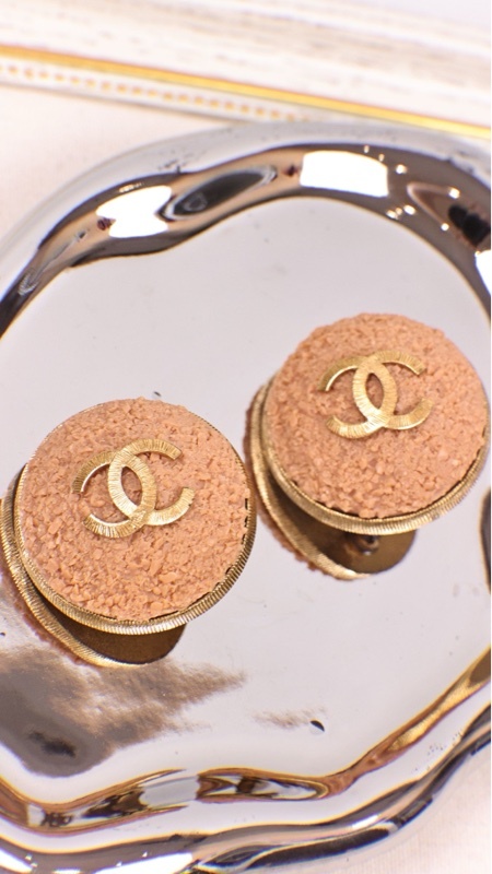 Chanel 93年浅橘色蛋糕cc耳夹