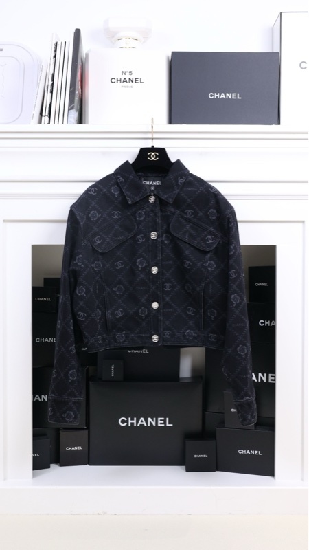 Chanel 23A达喀尔隐藏款cc黑色丹宁牛仔山茶花满印牛仔外套