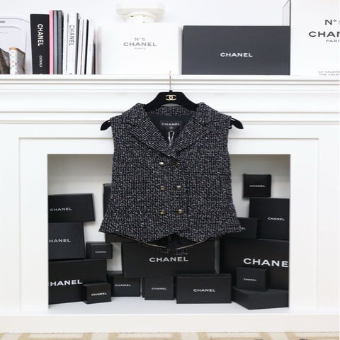 Chanel23P黑白粗花呢双排金扣背心马甲