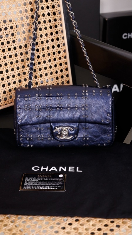 Chanel 22开飞行系列蓝色油蜡皮铆钉大mini cf单肩包