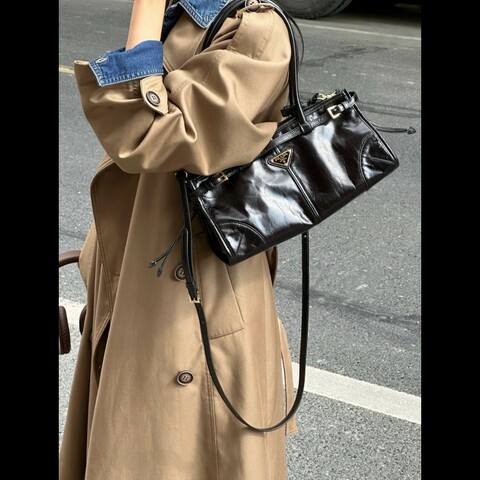Prada普拉達黑金Soft Lux中號Bonnie，99新，附肩帶，底長32cm