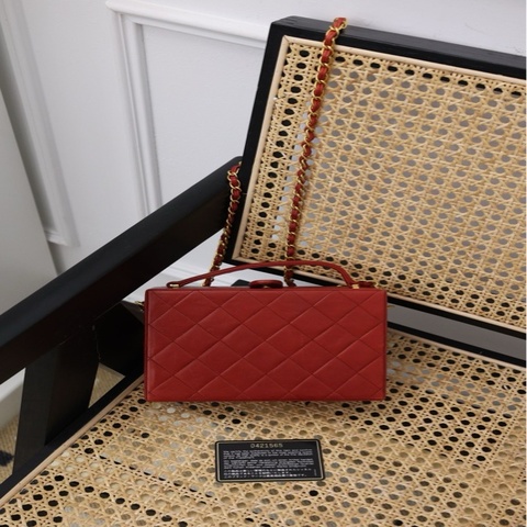 Chanel 0开红色小羊皮盒子链条包