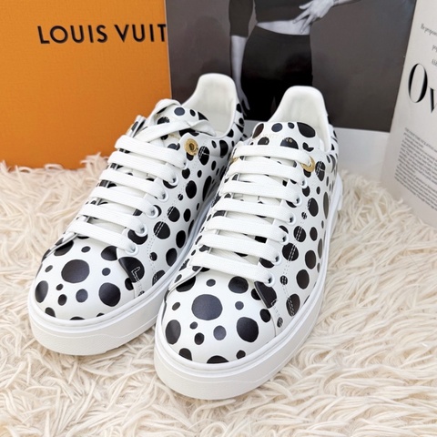 Louis vuitton/路易威登 lv 女款低幫板鞋 休閒鞋 波點 運動鞋 草間彌生聯名 尺碼36.5