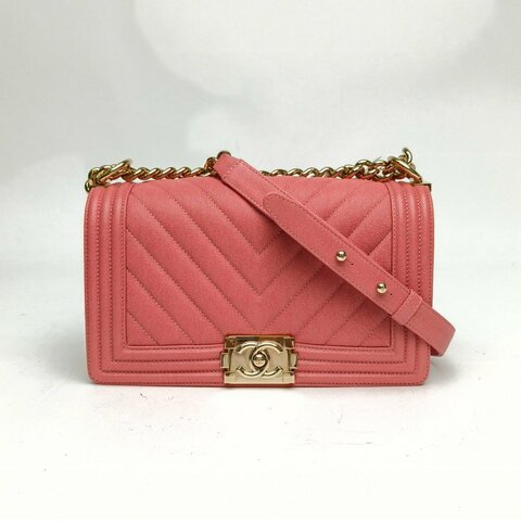 CHANEL Leboy中號粉色牛皮28開金扣V紋肩背包