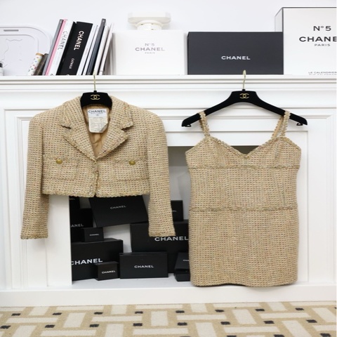 Chanel 94年春夏金色两口袋crop外套吊带裙套装