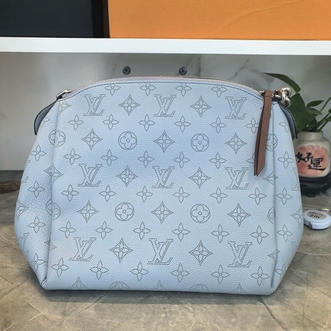 Louis Vuitton路易威登 月光女神 Babylone Chain BB 天空藍色手提斜挎包 尺寸：24*14*23c