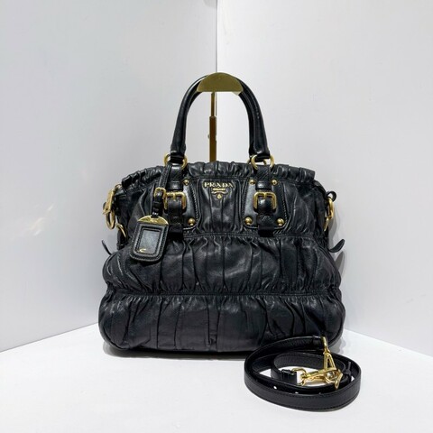 Prada 皺褶 羊皮 托特包 經典黑金配色 手提包斜挎包