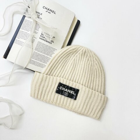 CHANEL 23K LOGO 亮片毛帽