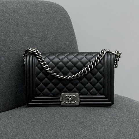 CHANEL芯片款 BOY 25 牛皮銀扣
