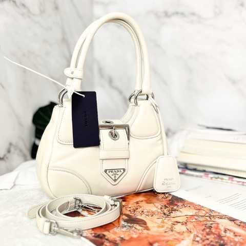 Prada Moon 軟墊納帕軟皮手袋 月亮包 Re-Edition 2010年