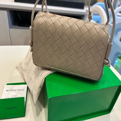 BOTTEGA VENETA Notturno編織包#Ecru亞麻色