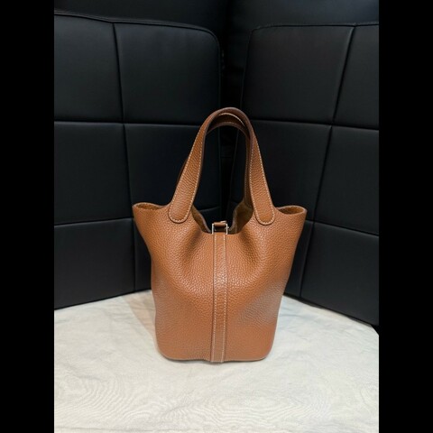 hermes 愛馬仕菜籃子18，金棕銀扣