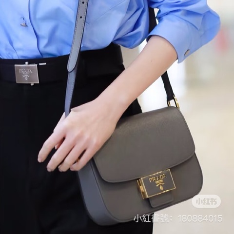 ✨Prada｜Embleme系列 黑金豆腐包斜挎包｜99新