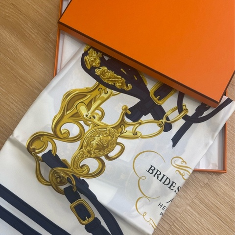 全新Hermès Brides de Gala 皇家騎士馬具絲巾