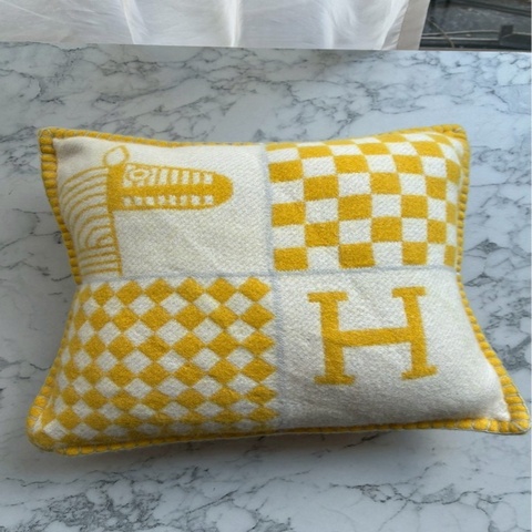 Hermes Avalon Animaux Nattes 黃色抱枕