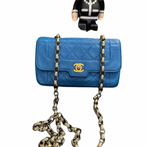 Chanel香奈兒菱格紋雙C扣大mini鏈條包