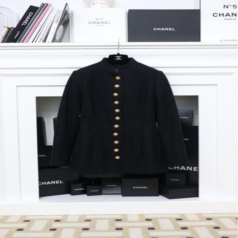 Chanel 96年黑色羊毛琉璃扣外套