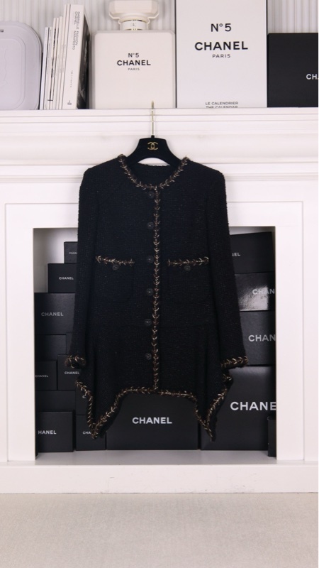 Chanel 18年森林系列秀款jennie同款黑色不规则下摆细闪两口袋外套
