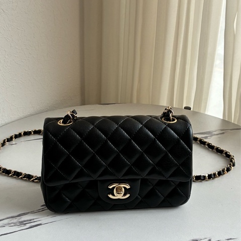 Chanel 黑羊皮coco20🎀最搶手的尺寸✨